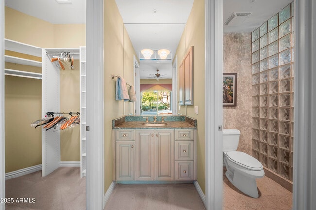 Building Photo - 8350 E Via Del Sol Dr