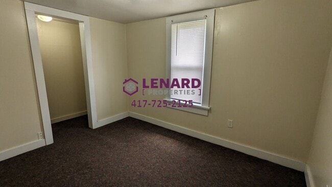 Building Photo - 446 N Claud Ave