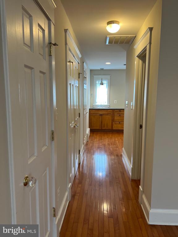 Building Photo - 2237 N Wakefield St