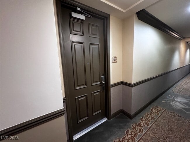 Building Photo - 2405 W Serene Ave