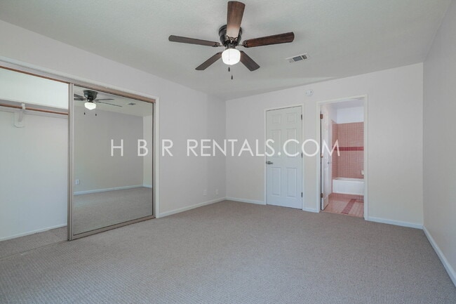 Building Photo - Spacious Family Retreat in Manteca, Ready ...