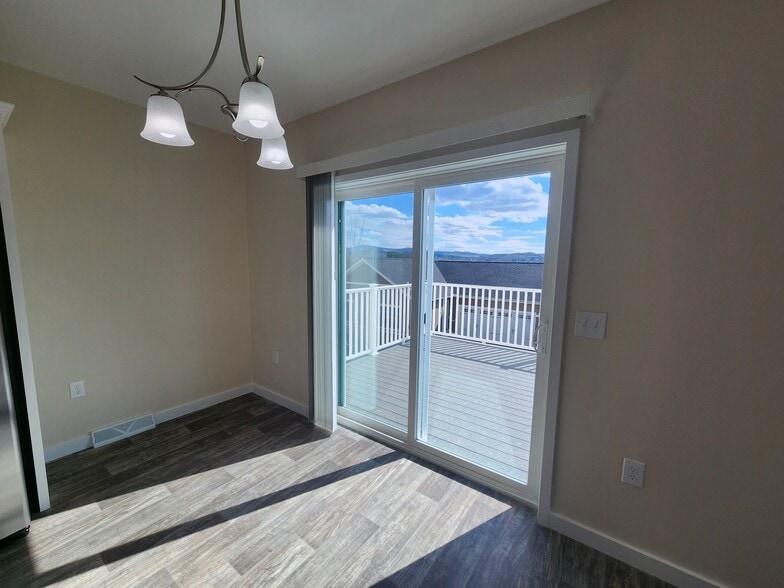 Building Photo - 73 Ivan Dr