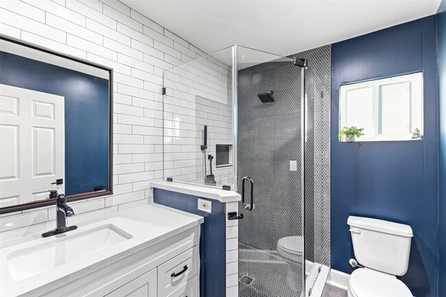 Building Photo - 515 Foxglove Ln