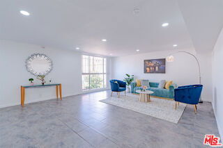 Building Photo - 1017 S Bedford St