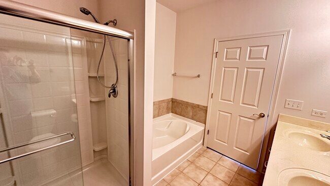 Building Photo - 1535 Reserve Ln