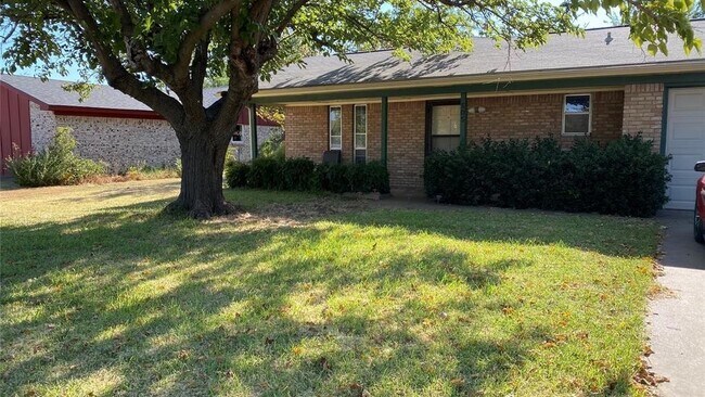 Building Photo - 1301 Cypress St