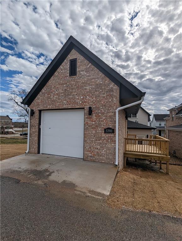 Building Photo - 5390 Crescent St