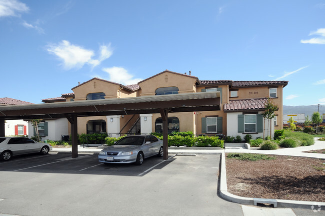 Building Photo - Village at Tehachapi