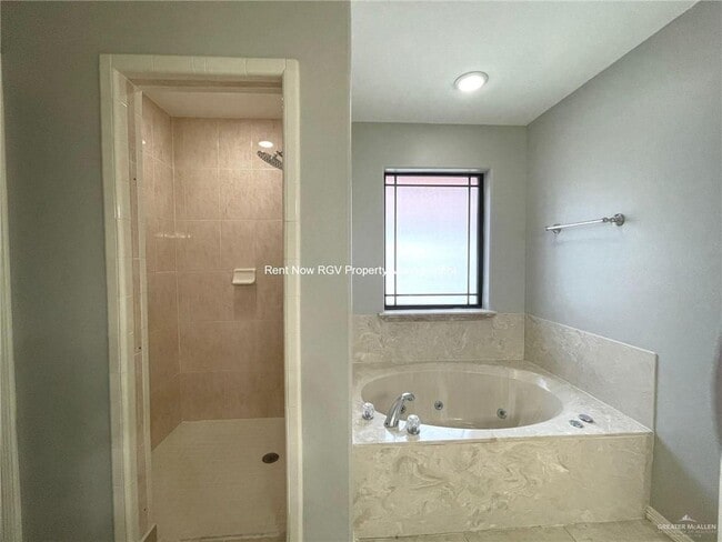 Building Photo - 20 La Vista Ave