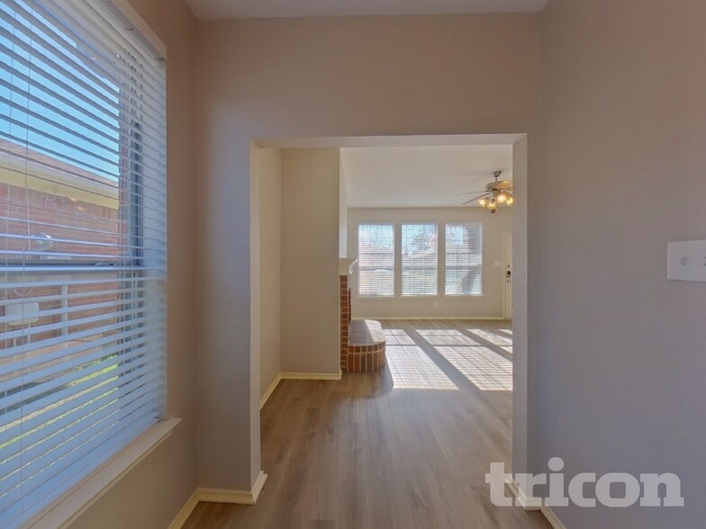 Building Photo - 925 Buffalo Springs Dr