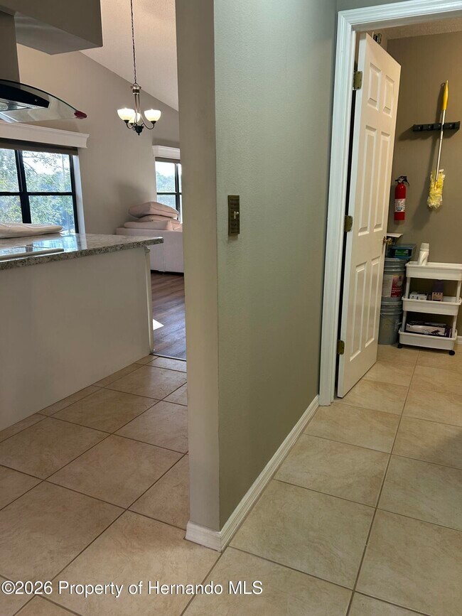 Building Photo - 6403 River Lodge Ln