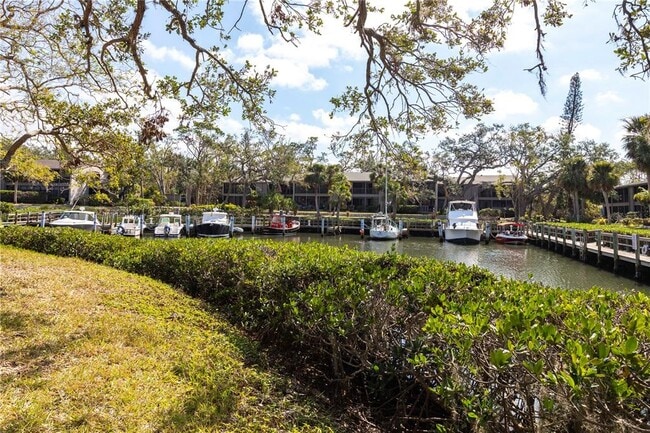 Building Photo - 1531 Clower Creek Dr