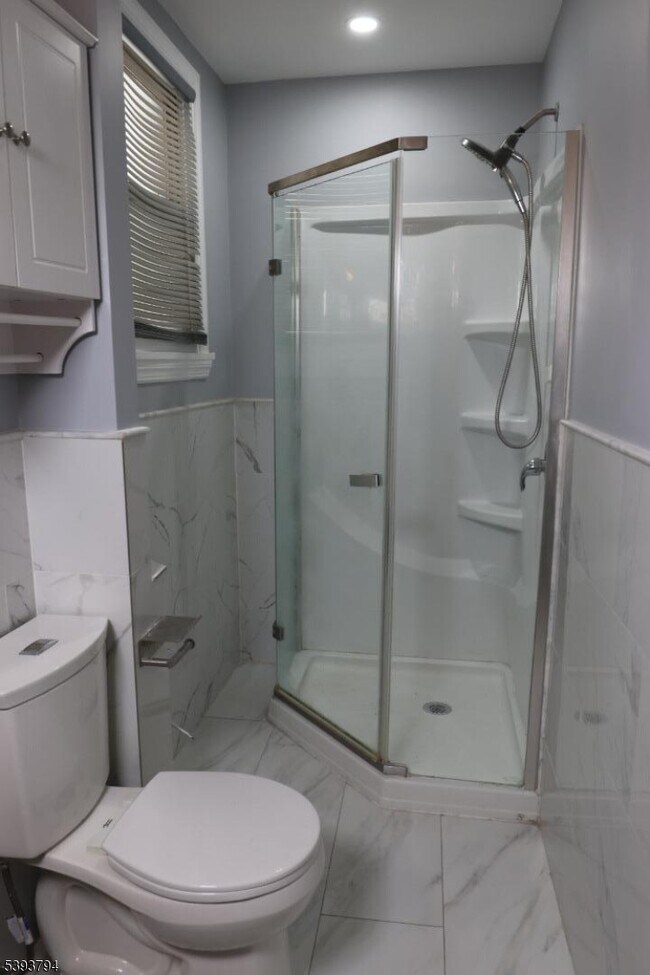 Building Photo - 140 Wakeman Ave