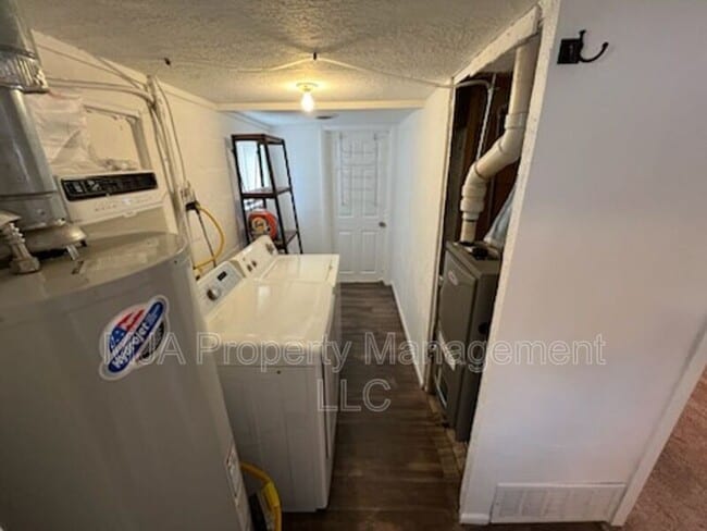 Building Photo - 11164 S Temple Dr