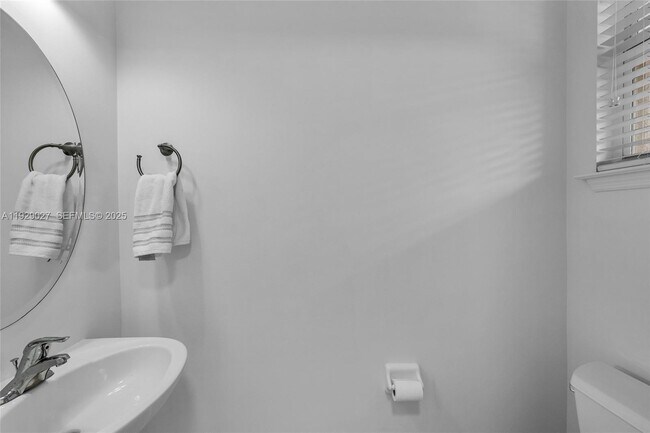 Building Photo - 4088 W Palm Aire Dr