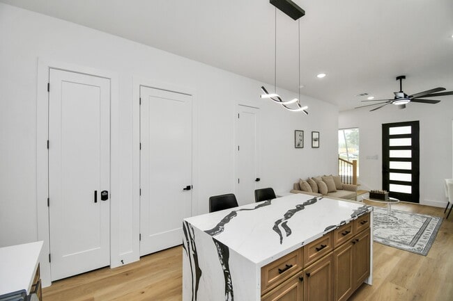 Building Photo - 7129 Sidney St