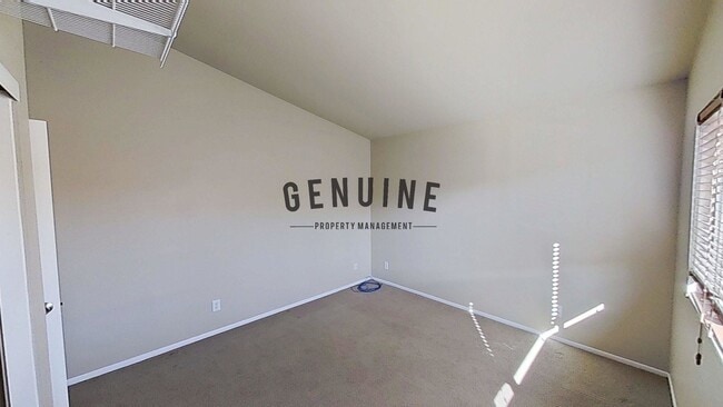 Building Photo - 2 Story 3Bd 2Ba Townhouse