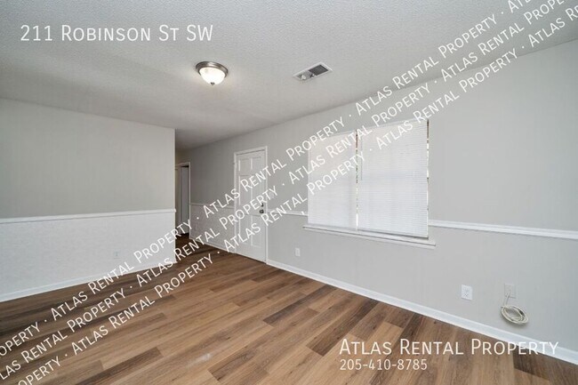 Building Photo - 211 Robinson St SW