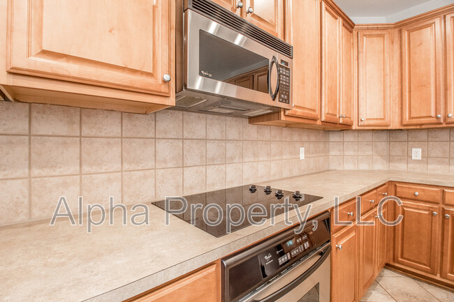Building Photo - 515 Adeline Ct
