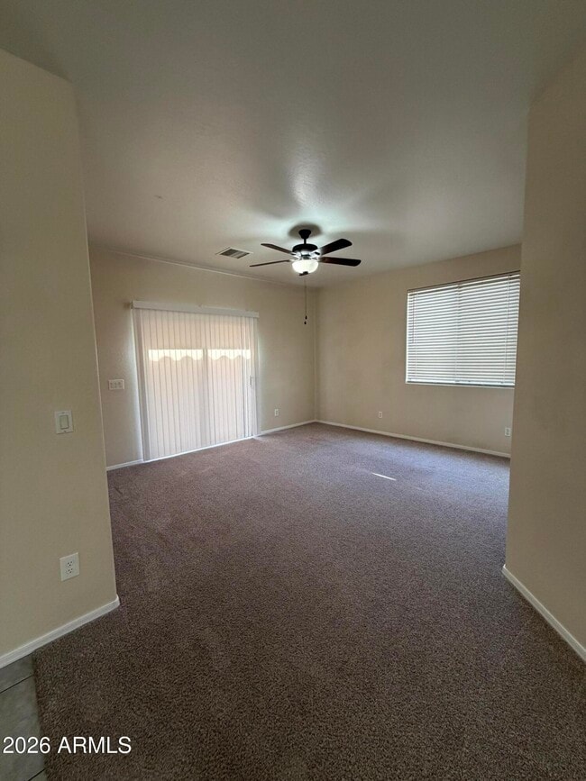 Building Photo - 1735 Bluff Dr