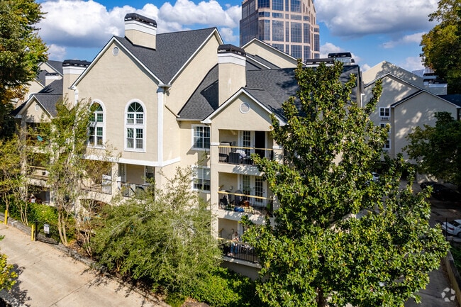 Building Photo - Habersham Of Buckhead