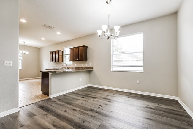 Building Photo - 5755 Coquyt Dr