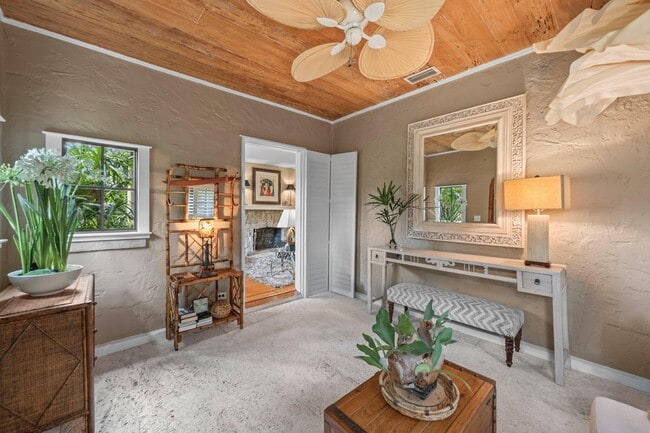 Building Photo - 605 Sunset Rd