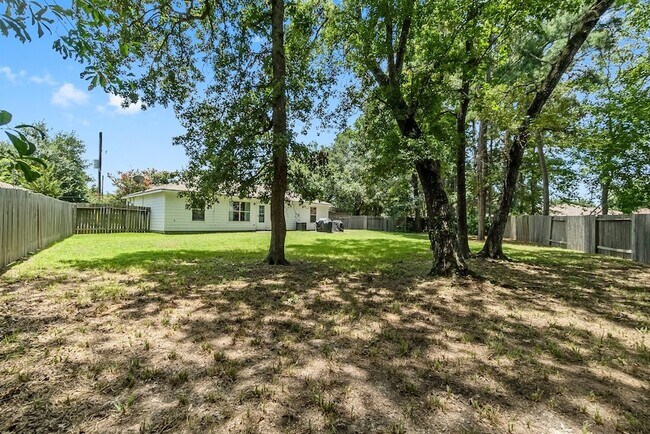 Building Photo - 16305 Many Trees Ln