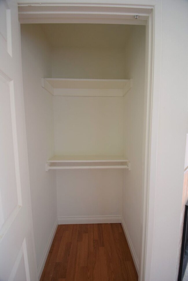 Building Photo - 12142-50