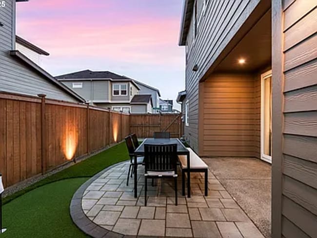 Building Photo - Luxury Living in Reed’s Crossing – Designe...