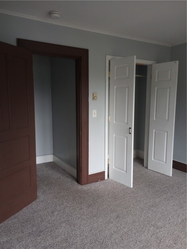 Building Photo - 364 W Gray St