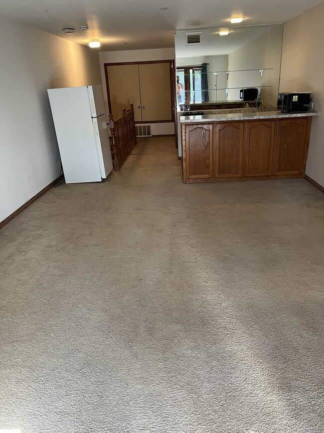 Building Photo - 17200 Newhope St