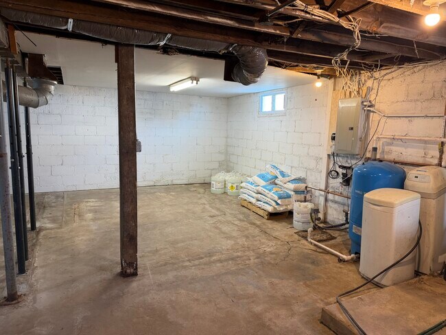 Building Photo - 10212 Immanuel Rd