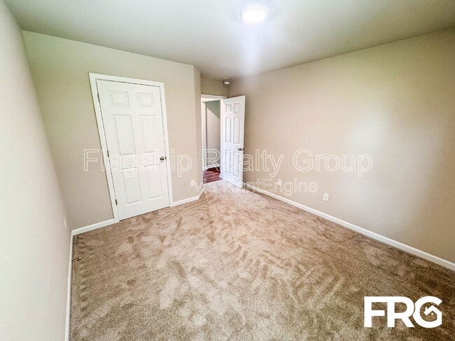 Building Photo - 110 Highland Pk Dr