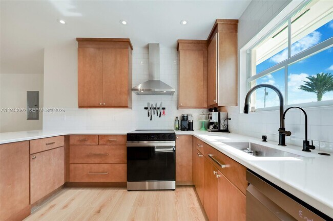 Building Photo - 6356 SW 14th St