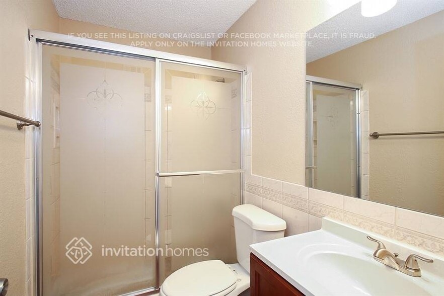 Building Photo - 4800 Hollow Tree Dr