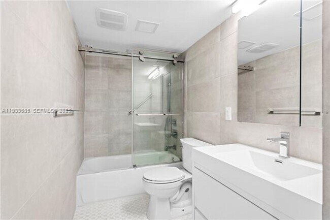 Building Photo - 5555 Collins Ave