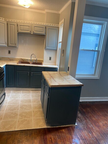 Building Photo - 111 Maxfield St