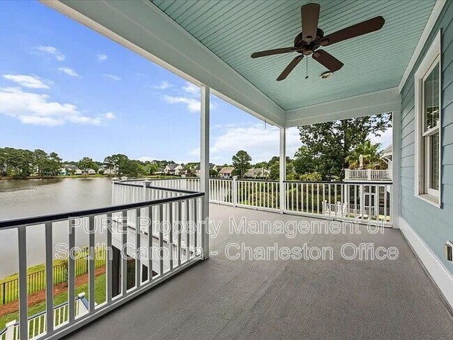 Building Photo - 1597 Rivertowne Country Club Dr