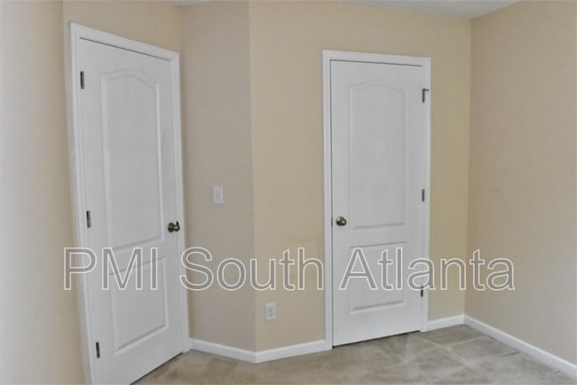 Building Photo - 6864 Mountain Cir