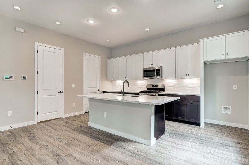 Building Photo - 3809 Valley View Rd