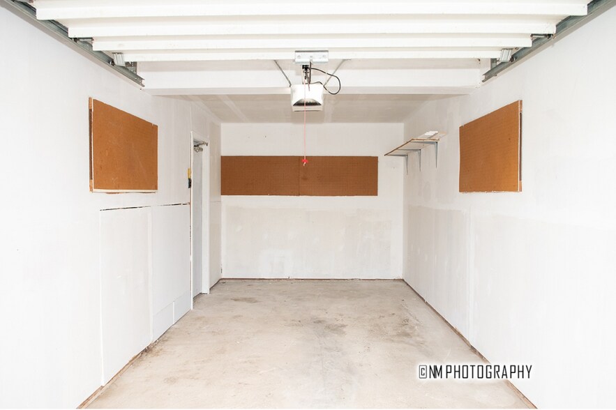 Building Photo - 20118 Willow Dr