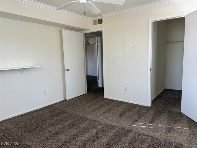 Building Photo - 8101 W Flamingo Rd
