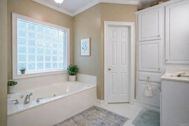 Building Photo - 134 Laurelwood Dr