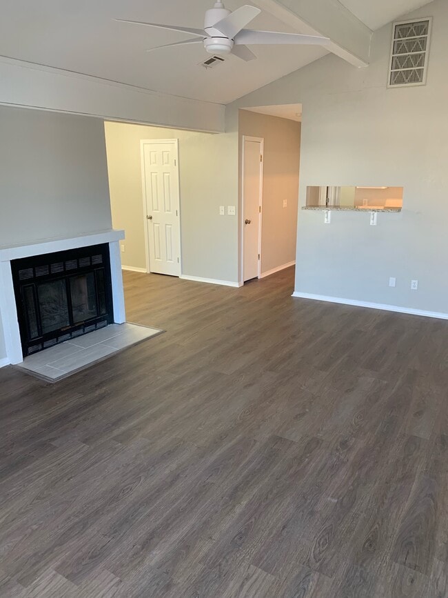 Building Photo - 11032 E 14th Ct