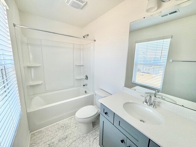 Building Photo - 4 br 2.5 ba with 2 car garage new construction