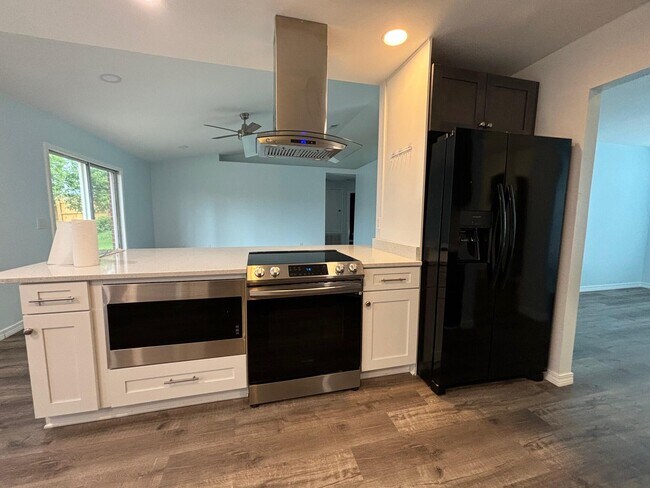 Building Photo - 1229 Northview Dr