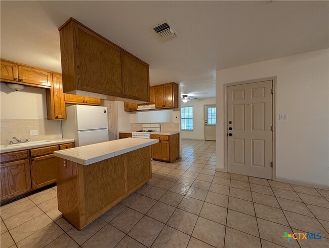 Building Photo - 1134 Misty Acres Dr