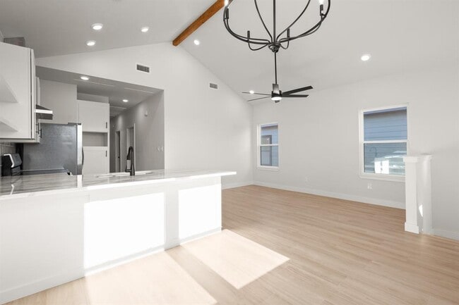 Building Photo - 306 Ave P