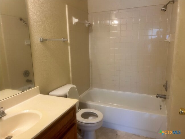 Building Photo - 4604 Wade Dr